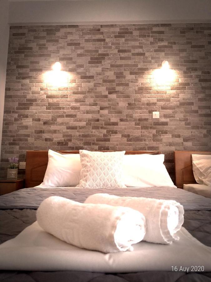 Apartment Adonis Apartments *