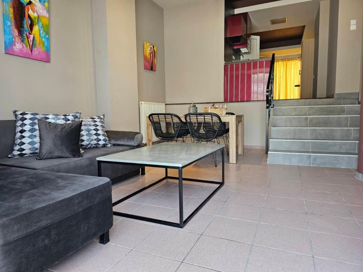Adonis Apartments *