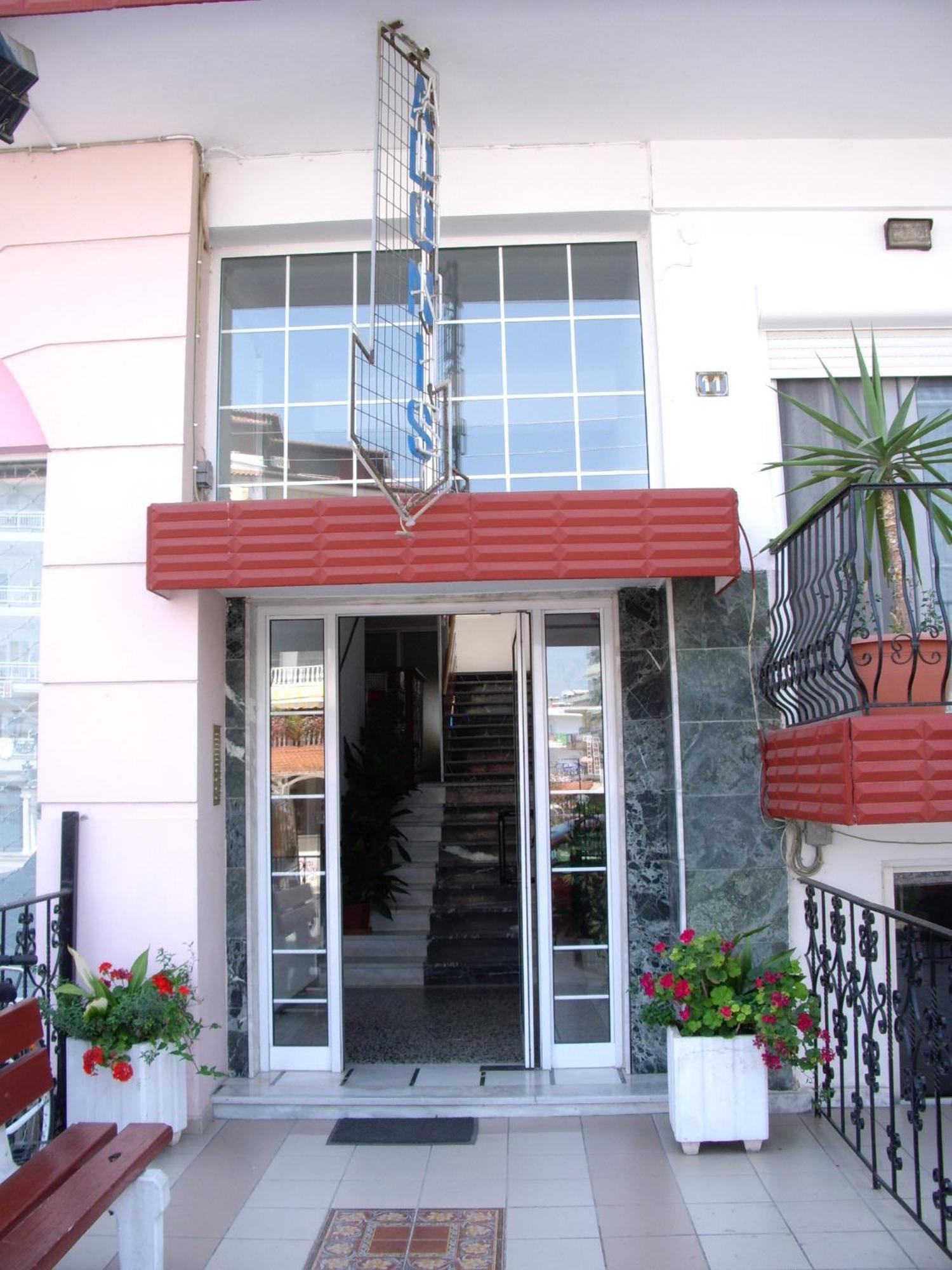 Adonis Apartments *