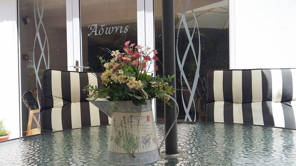 公寓 Adonis Apartments *
